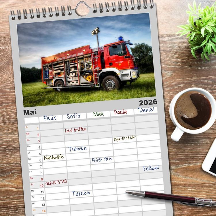 Produktbild: Familienplaner 2026 - Feuerwehr und Rettungsdienst mit 5 Spalten (Wandkalender, 21 x 45 cm) CALVENDO