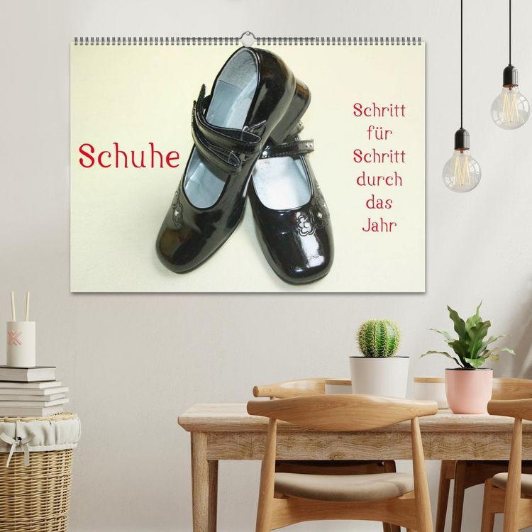 Produktbild: Schuhe - Schritt f&uuml;r Schritt durch das Jahr (Wandkalender 2026 DIN A2 quer), CALVENDO Monatskalender