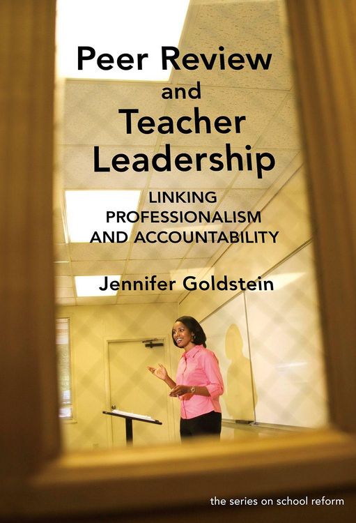 Produktbild: Peer Review and Teacher Leadership