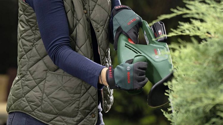 Produktbild: Bosch Home and Garden EasyHedgeCut 18V-44-11 Akku Akku-Heckenschere ohne Akku, ohne Ladeger&auml;t Li-Ion
