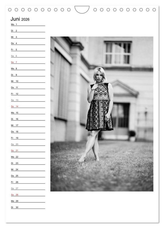 Produktbild: Mode in schwarz und wei&szlig; (Wandkalender 2026 DIN A4 hoch), CALVENDO Monatskalender