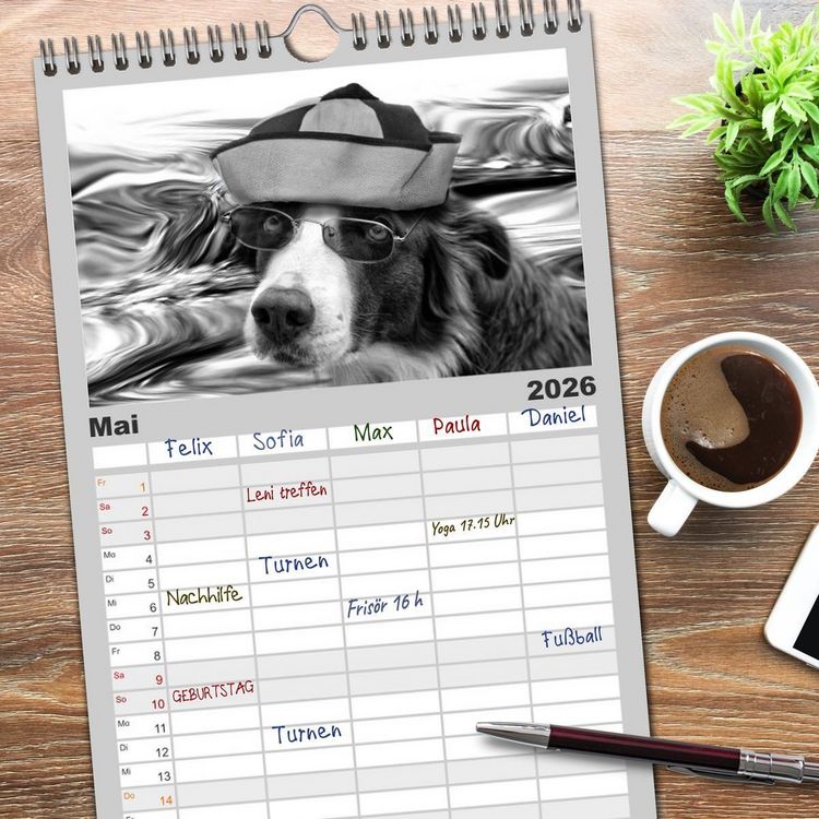 Produktbild: Familienplaner 2026 - H&uuml;tehunde mit 5 Spalten (Wandkalender, 21 x 45 cm) CALVENDO