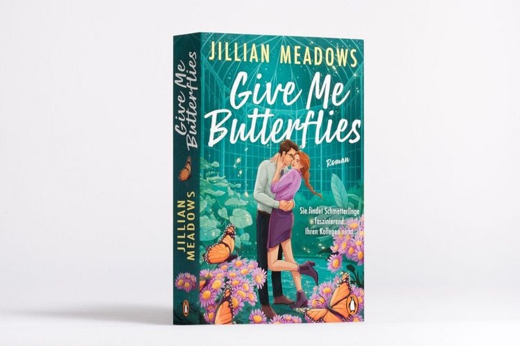 Produktbild: Give Me Butterflies. Sie erforscht Schmetterlinge, er die Sterne. F&uuml;r ihre Anziehung gibt es keine wissenschaftliche Erkl&auml;rung
