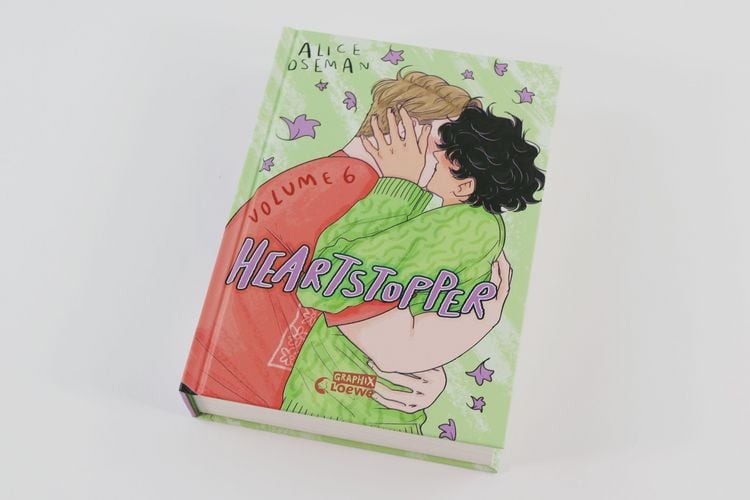 Produktbild: Heartstopper Volume 6 (deutsche Hardcover-Ausgabe)