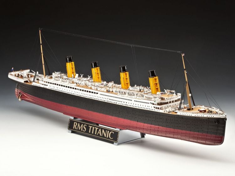 Produktbild: Revell Geschenkset: 100 Jahre Titanic, Ma&szlig;stab 1:400