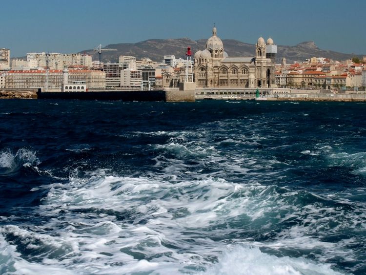 Produktbild: CALVENDO Puzzle Blick auf MARSEILLE | 1000 Teile Lege-Gr&ouml;&szlig;e 64x48cm Foto-Puzzle f&uuml;r gl&uuml;ckliche Stunden