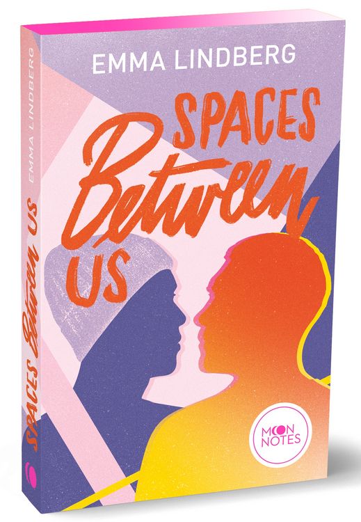 Produktbild: Spaces between us