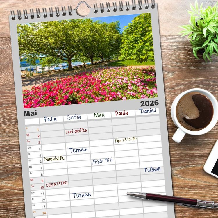 Produktbild: Familienplaner 2026 - Gr&uuml;ezi aus der Schweiz mit 5 Spalten (Wandkalender, 21 x 45 cm) CALVENDO