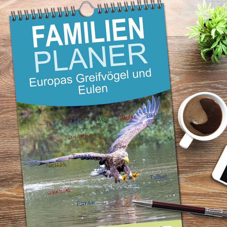 Produktbild: Familienplaner 2026 - Europas Greifv&ouml;gel und Eulen mit 5 Spalten (Wandkalender, 21 x 45 cm) CALVENDO