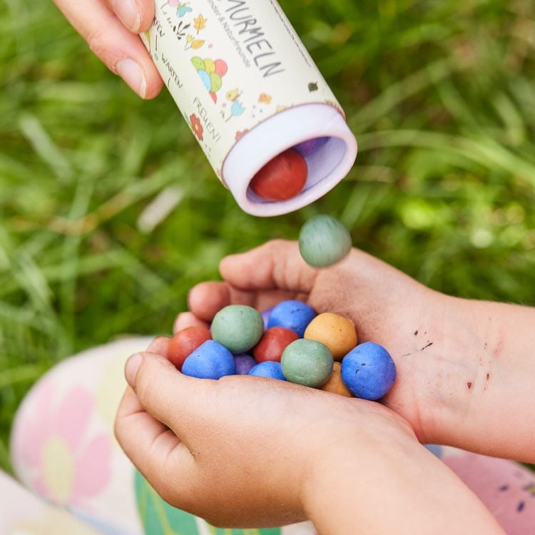 Produktbild: 25 bunte Blumenmurmeln in der Dose