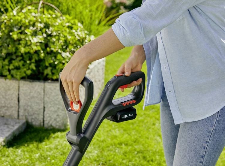 Produktbild: GARDENA EasyCut 23/18V P4A Ready-To-Use-Set Rasentrimmer inkl. Akku, inkl. Ladeger&auml;t 18 V