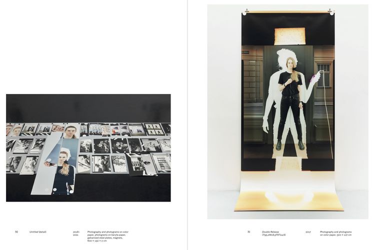 Produktbild: First Monographs