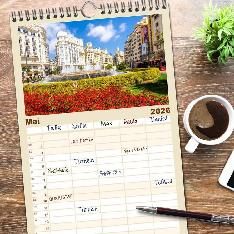 Produktbild: Familienplaner 2026 - Zauberhaftes Valencia mit 5 Spalten (Wandkalender, 21 x 45 cm) CALVENDO
