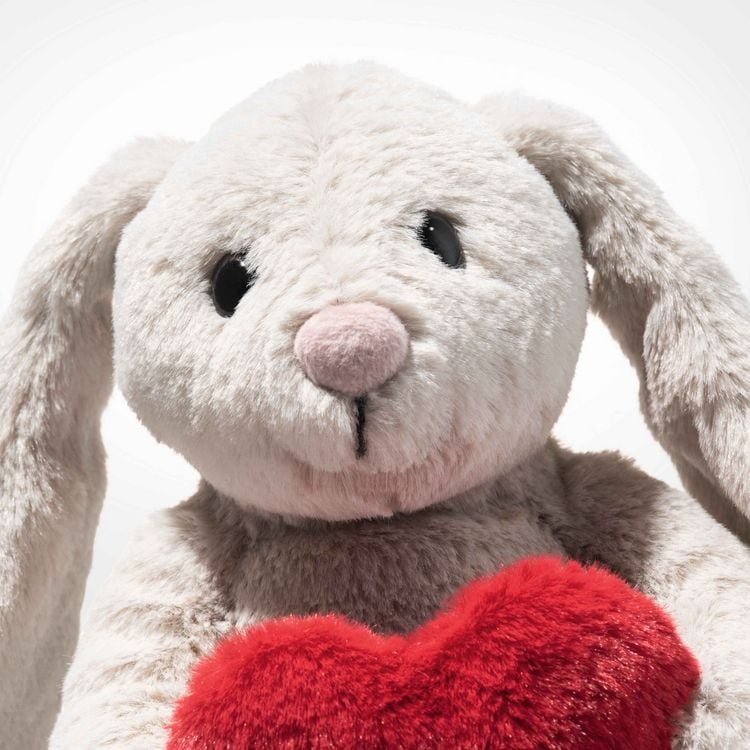 Produktbild: Steiff 081125 - Hoppie Hase Love, hellgrau/rot, mit Herz, Pl&uuml;sch, 16 cm