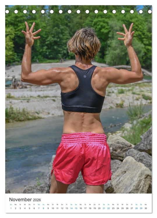Produktbild: female fighter - Kampfsportlerinnen - pink shorts (Tischkalender 2026 DIN A5 hoch), CALVENDO Monatskalender