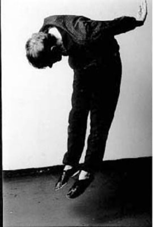 Produktbild: Kleines Handbuch f&uuml;r den Unterricht in Tanztheater, Tanzimprovisation und K&ouml;rpersymbolik