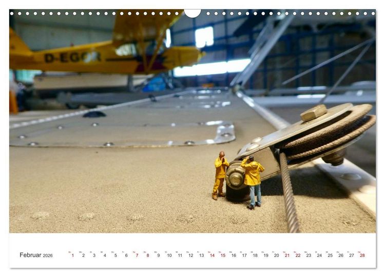 Produktbild: Follow me - fliegen anders erleben (Wandkalender 2026 DIN A3 quer), CALVENDO Monatskalender