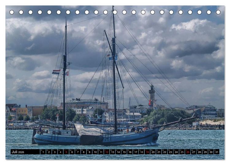 Produktbild: Segelschiffe vor Warnem&uuml;nde (Tischkalender 2026 DIN A5 quer), CALVENDO Monatskalender