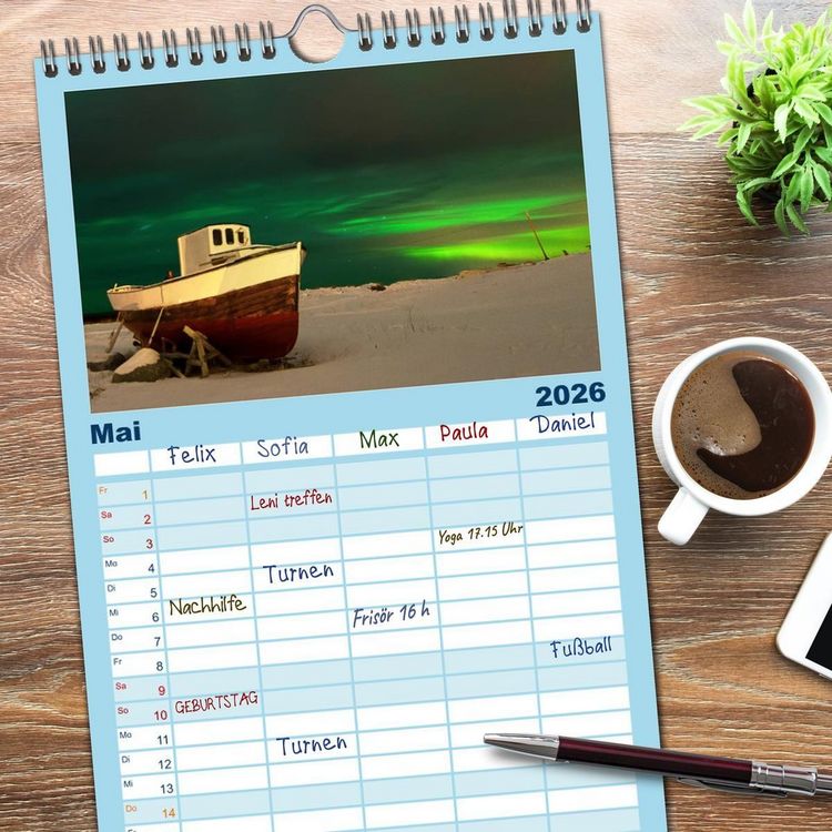 Produktbild: Familienplaner 2026 - Magische N&auml;chte - POLARLICHT mit 5 Spalten (Wandkalender, 21 x 45 cm) CALVENDO