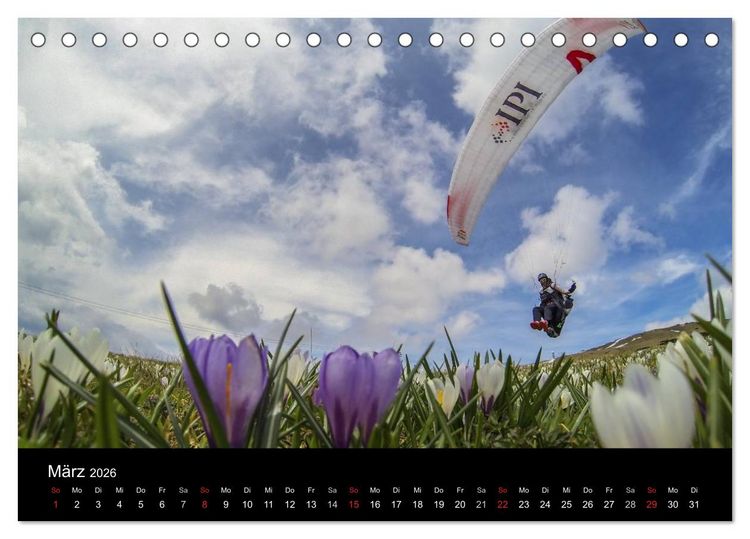 Produktbild: Paragliding - zwischen Himmel und Erde (Tischkalender 2026 DIN A5 quer), CALVENDO Monatskalender