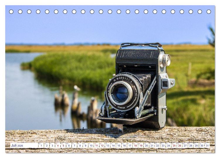 Produktbild: Alte Fotoapparate, Augenzeugen der Zeit (Tischkalender 2026 DIN A5 quer), CALVENDO Monatskalender