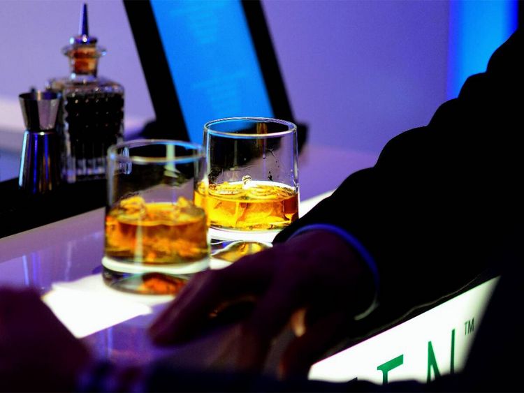 Produktbild: CALVENDO Puzzle Cool Atmosphere - Whisky Gl&auml;ser auf Bartheke | 1000 Teile Lege-Gr&ouml;&szlig;e 64x48cm Foto-Puzzle f&uuml;r gl&uuml;ckliche Stunden