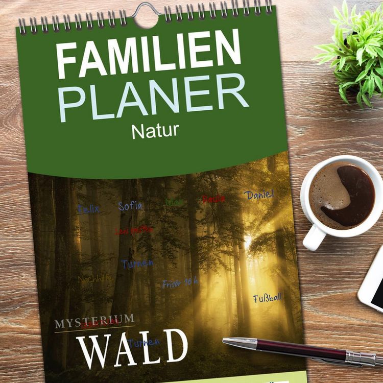 Produktbild: Familienplaner 2026 - Mysterium Wald mit 5 Spalten (Wandkalender, 21 x 45 cm) CALVENDO