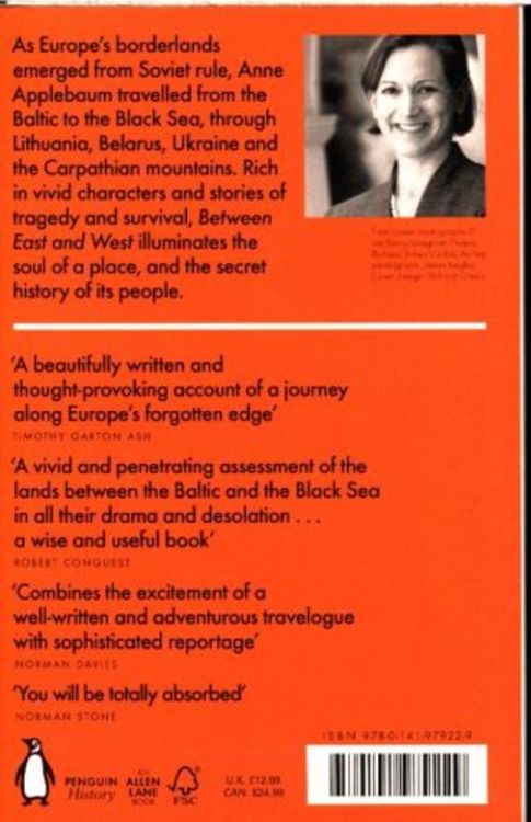 Produktbild: Between East and West