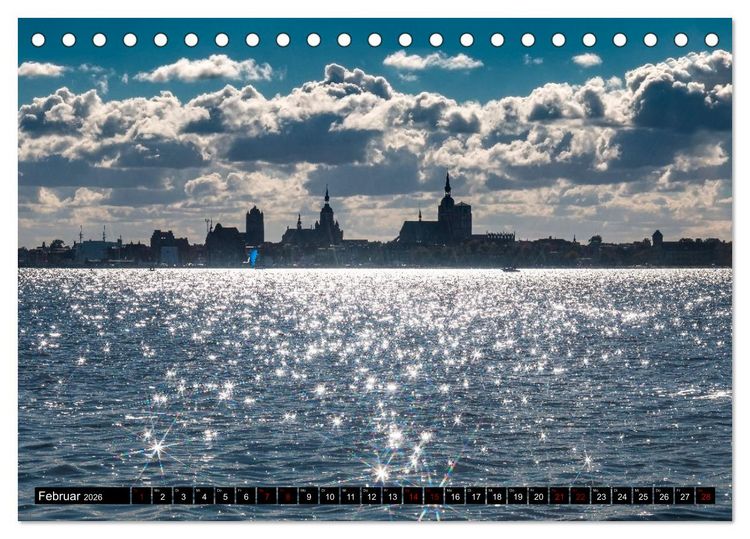 Produktbild: Stralsund, Eine Perle an der Ostsee (Tischkalender 2026 DIN A5 quer), CALVENDO Monatskalender