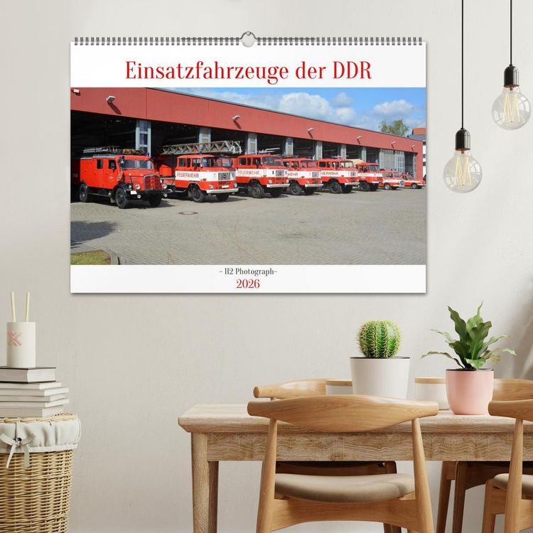 Produktbild: Einsatzfahrzeuge der DDR (Wandkalender 2026 DIN A2 quer), CALVENDO Monatskalender
