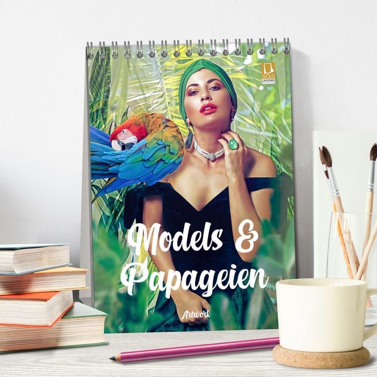 Produktbild: Models und Papageien - Artwork (Tischkalender 2026 DIN A5 hoch), CALVENDO Monatskalender