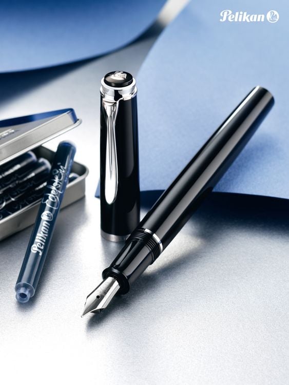 Produktbild: Pelikan F&uuml;llhalter Classic P205, Schwarz, Edelstahlfeder M