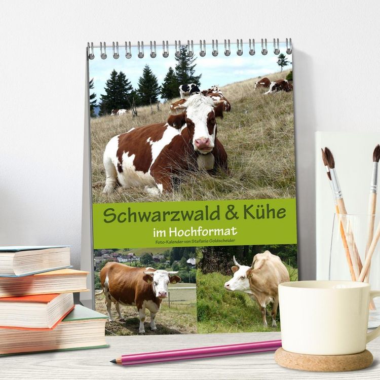 Produktbild: Schwarzwald und K&uuml;he im Hochformat (Tischkalender 2027 DIN A5 hoch), CALVENDO Monatskalender