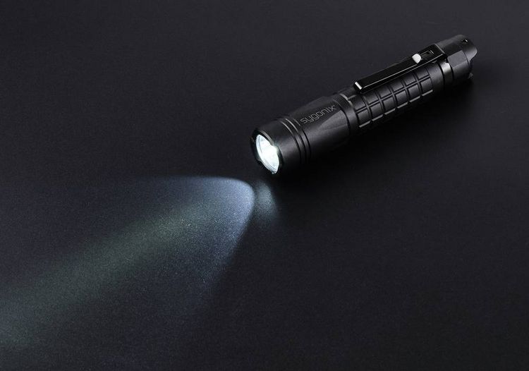 Produktbild: Sygonix SMD LED Taschenlampe mit G&uuml;rtelclip, IP68 (wasserdicht), mit Stroboskopmodus batteriebetrieben 300 lm 4 h 54 g