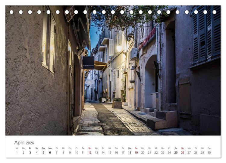 Produktbild: Saint Tropez - Early Morning Street Photography (Tischkalender 2026 DIN A5 quer), CALVENDO Monatskalender
