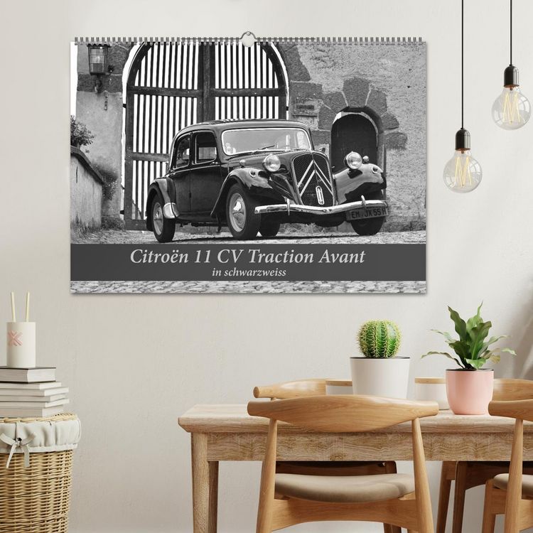 Produktbild: Citro&euml;n 11 CV Traction Avant in schwarzweiss (Wandkalender 2026 DIN A2 quer), CALVENDO Monatskalender