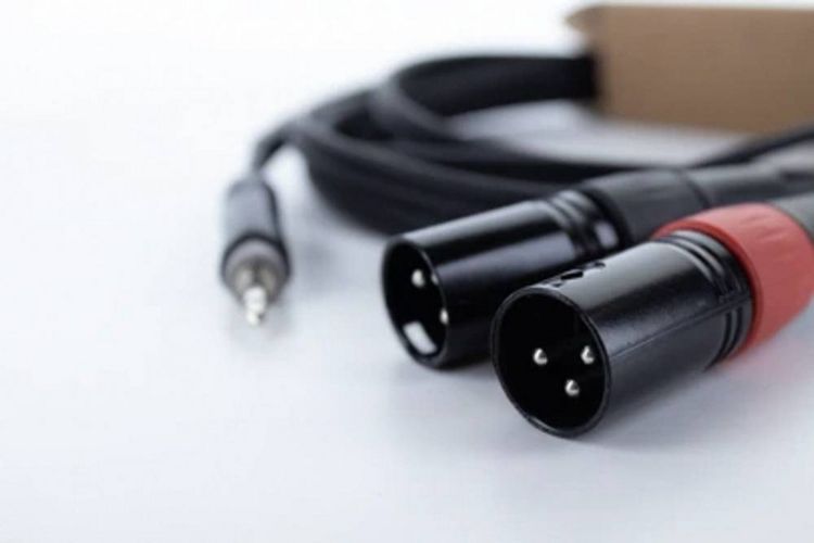 Produktbild: Cordial EY 1,5 WMM XLR Y-Adapter [1x Klinkenstecker 3.5mm - 2x XLR-Stecker 3 polig]