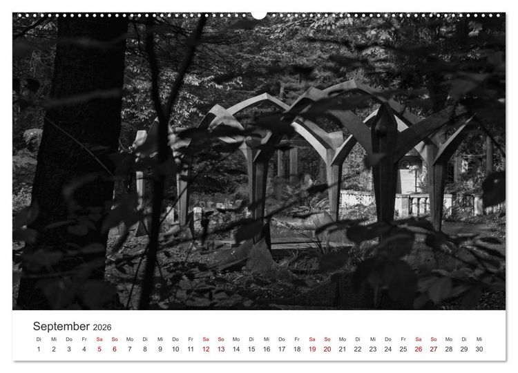 Produktbild: Wachgek&uuml;sst - Vom Zauber der Vergangenheit - S&uuml;dwestkirchhof Stahnsdorf (Wandkalender 2026 DIN A2 quer), CALVENDO Monatskalender