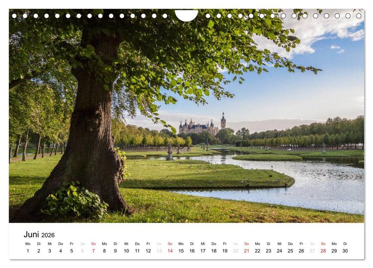 Produktbild: Schweriner M&auml;rchenschloss (Wandkalender 2026 DIN A4 quer), CALVENDO Monatskalender