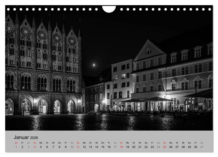 Produktbild: Hansestadt Stralsund bei Nacht (mit GPS-Koordinaten) (Wandkalender 2026 DIN A4 quer), CALVENDO Monatskalender