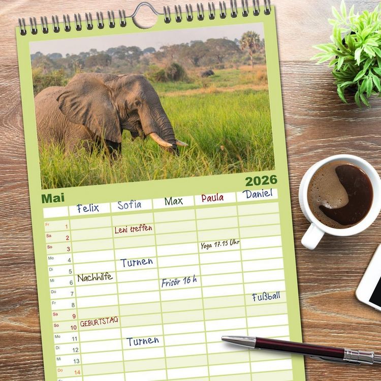 Produktbild: Familienplaner 2026 - Elefanten Begegnungen im &ouml;stlichen und s&uuml;dlichen Afrika mit 5 Spalten (Wandkalender, 21 x 45 cm) CALVENDO