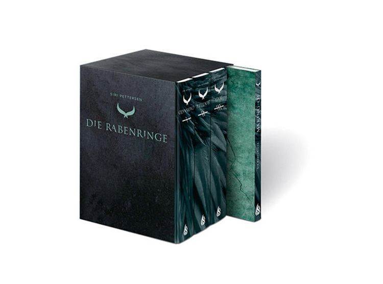 Produktbild: Die Rabenringe 1-3 (Schuber mit 3 Hardcover-B&auml;nden plus &bdquo;Making of&ldquo;-Bonusband mit Siri Pettersens pers&ouml;nlichen Erinnerungen und Hirkas Kr&auml;uterfibel)