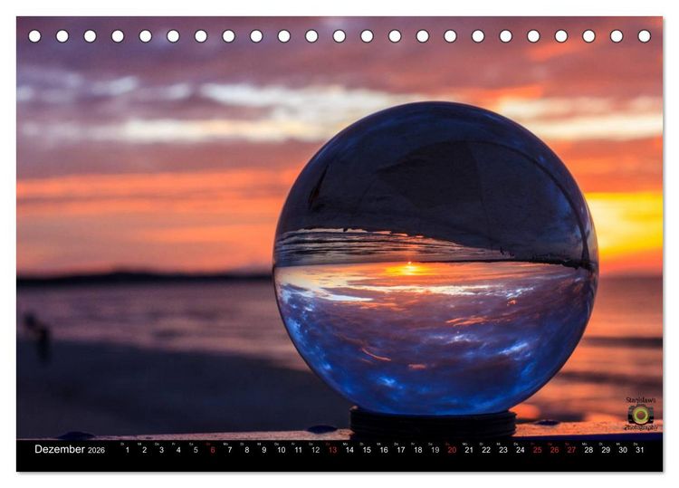 Produktbild: Glaskugel, Die Welt ist eine Kugel (Tischkalender 2026 DIN A5 quer), CALVENDO Monatskalender