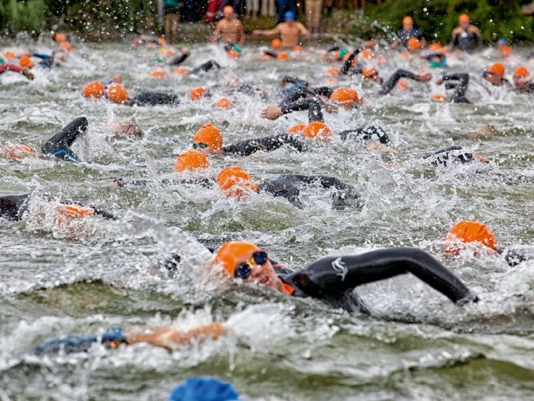 Produktbild: CALVENDO Puzzle Schwimmen im Main beim Kitzinger Mainfrankentriathlon | 1000 Teile Lege-Gr&ouml;&szlig;e 64x48cm Foto-Puzzle f&uuml;r gl&uuml;ckliche Stunden
