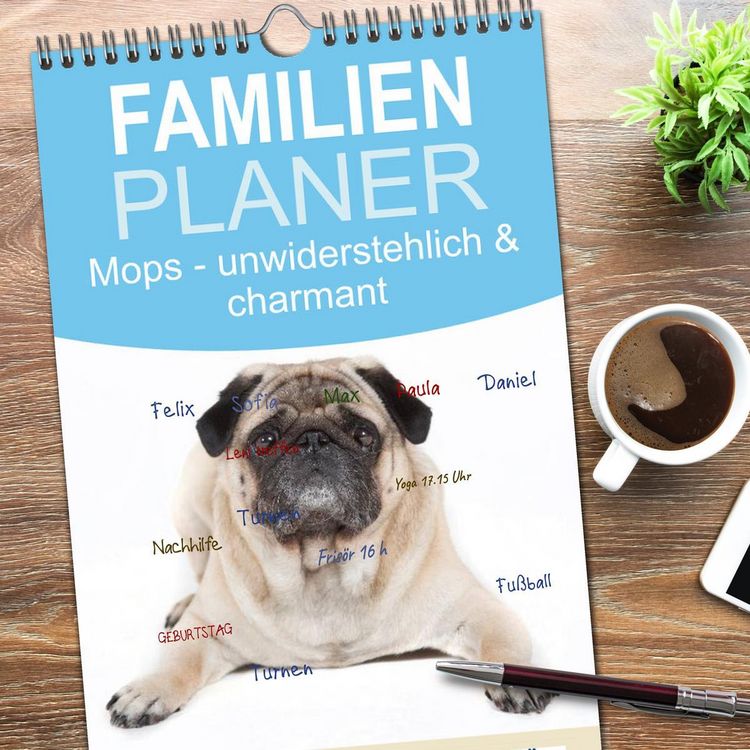 Produktbild: Familienplaner 2026 - Mops - unwiderstehlich und charmant mit 5 Spalten (Wandkalender, 21 x 45 cm) CALVENDO