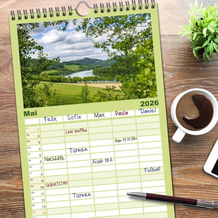 Produktbild: Familienplaner 2026 - Sauerland - hier muss man mal gewesen sein mit 5 Spalten (Wandkalender, 21 x 45 cm) CALVENDO