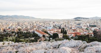 Produktbild: Find Momo across Europe