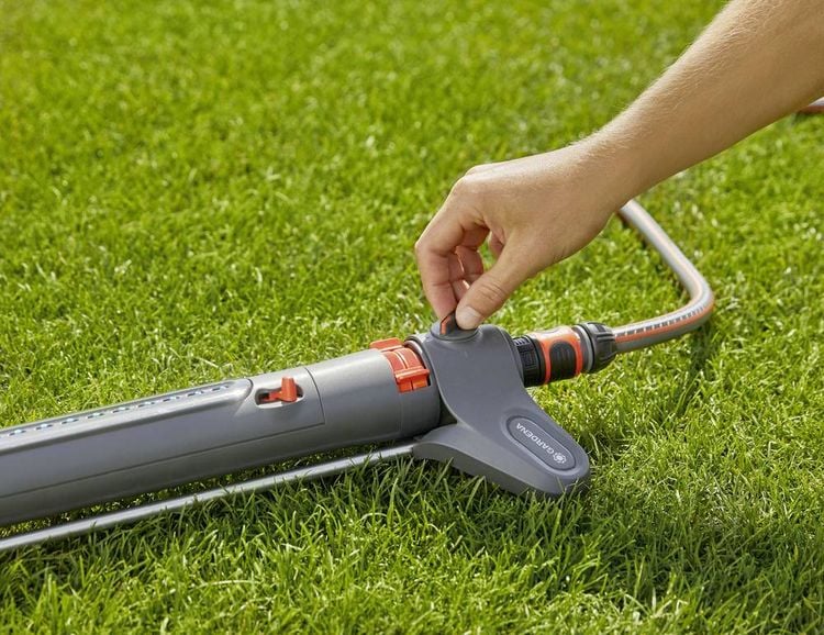 Produktbild: GARDENA 18710-20 AquaZoom S Viereckregner 9 - 150 m&sup2;