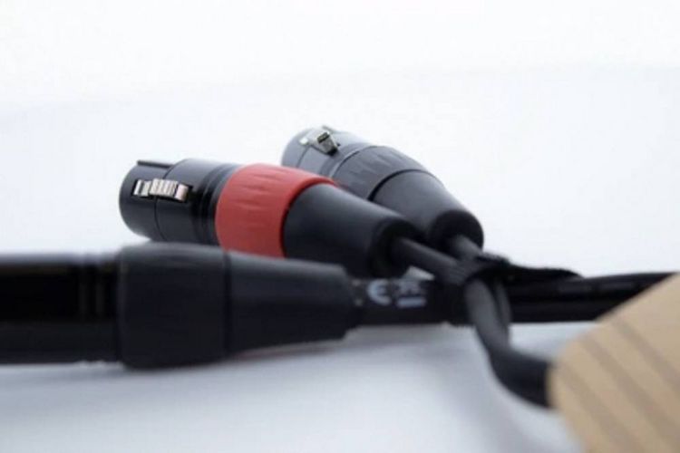Produktbild: Cordial EY 0,3 MFF XLR Y-Adapter [1x XLR-Stecker 3 polig - 2x XLR-Buchse 3 polig] 0.30 m Schwarz