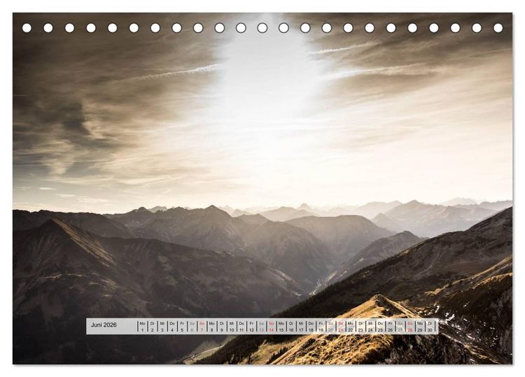 Produktbild: Berge im Licht der Sonne (Tischkalender 2026 DIN A5 quer), CALVENDO Monatskalender